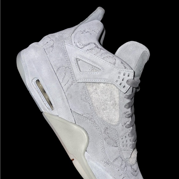 sneaker nike air jordan kaws